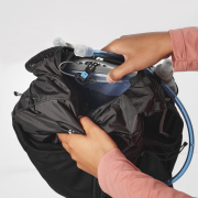 Běžecká vesta Salomon Active Skin 12