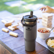 Termohrnek Stanley Tumbler se slámkou/brčkem 890 ml