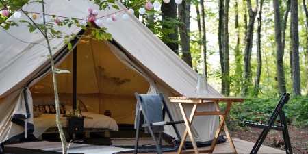 LESNÍ GLAMPING: Komfortní kemping v Orlických horách
