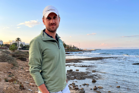 Husky Artic M – funkční mikina s rolákem, která je pohodlná i ve větru