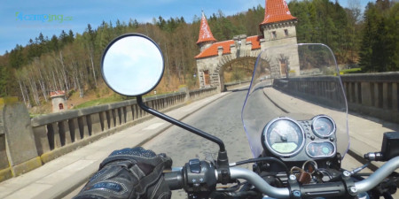 Křížem krážem Českem: Pohádkové putování Královédvorskem