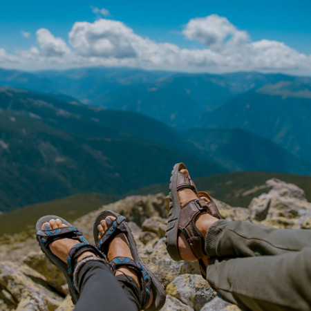 Sandály? Klidně s ponožkama!