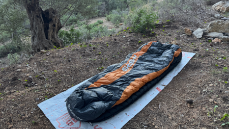 TEST: Péřový spacák Husky Devon 