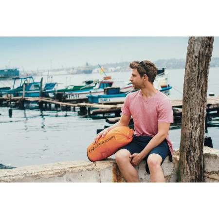 Nepromokavý vak LifeVenture Ultralight Dry Bag 15L