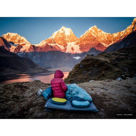 Péřový quilt Therm-a-Rest Vela 20 Dbl