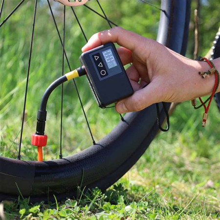 Kompresor Solight digitální kapesní kompresor mini