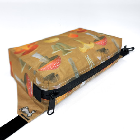 Ledvinka High Tail Designs Fanny Pack Botany Poster