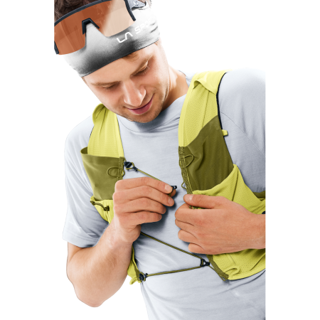 Běžecká vesta Deuter Traick 9