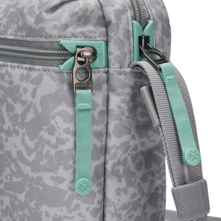 Taška přes rameno Pacsafe GO Festival Crossbody