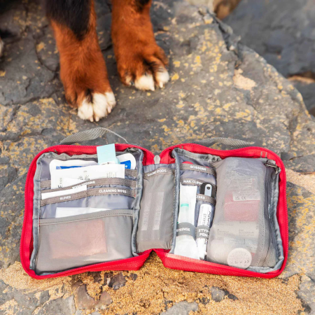 Lékárnička pro psy Mountain Paws Ultimate Dog First Aid Kit