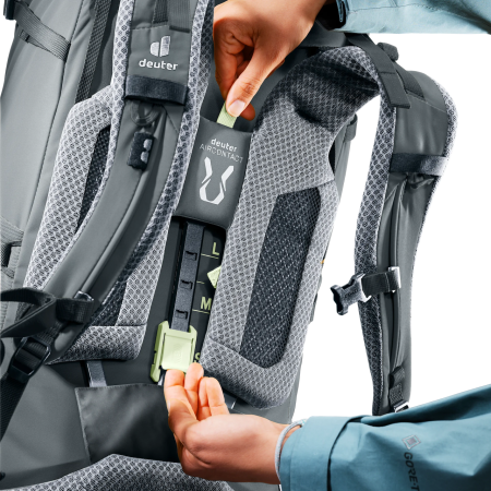 Dámský turistický batoh Deuter Aircontact Core 45+10 SL