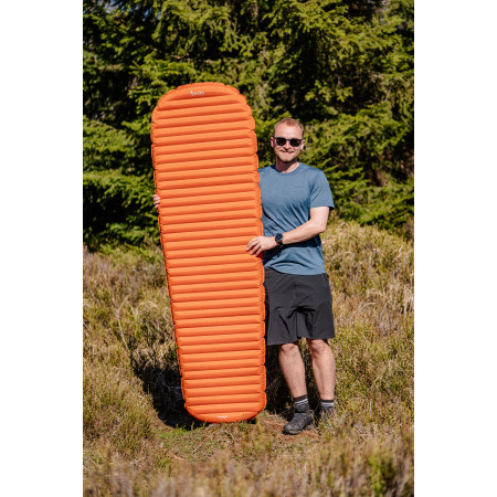 Nafukovací karimatka Warg NeoTrail Insulated