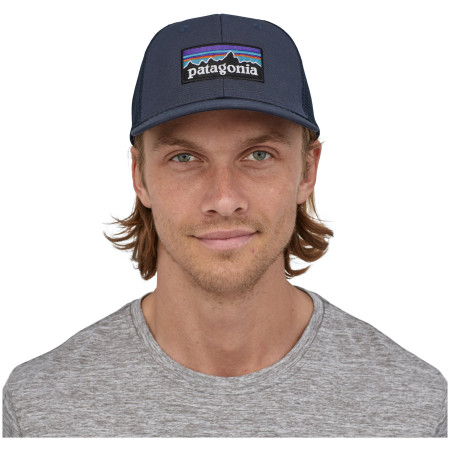 Kšiltovka Patagonia P-6 Logo Trucker Hat